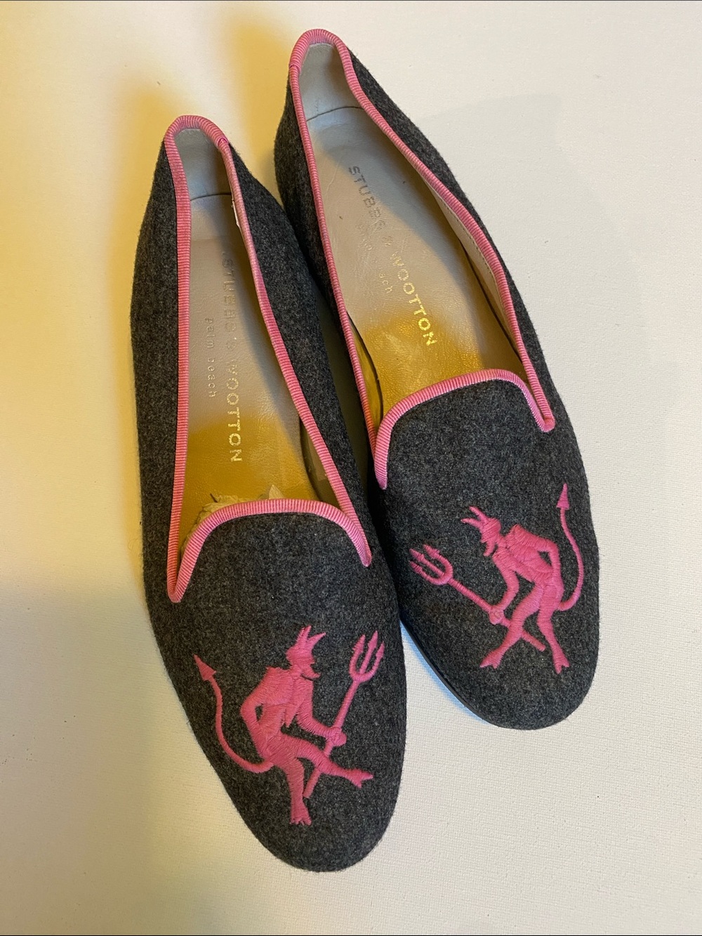 Stubbs & Wootton Charcoal Gray Felt Loafers with Pink Devil Embroidery